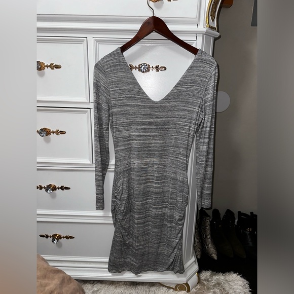Banana Republic Grey and White, Ruched, V-Neck, Body Con Dress, Size Medium - Picture 8 of 17